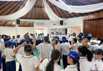 Caminando en Fraternidad y Esperanza (1) Caminando en Fraternidad y Esperanza (1)